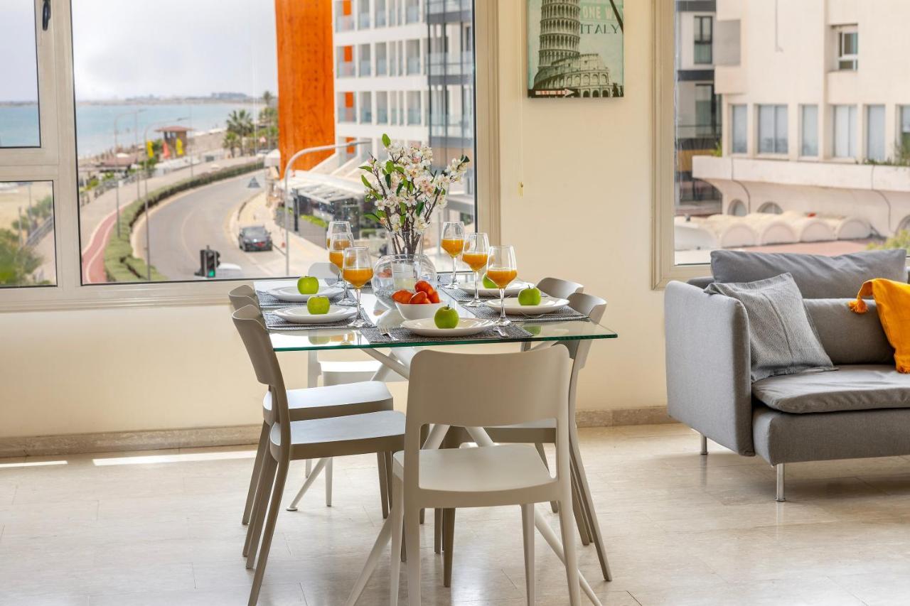 Mackenzie Beachfront Eftyhia Suite Larnaca Exterior photo